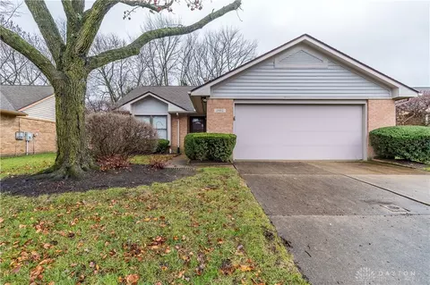 1992 Crosswind Ct, Englewood, OH 45322