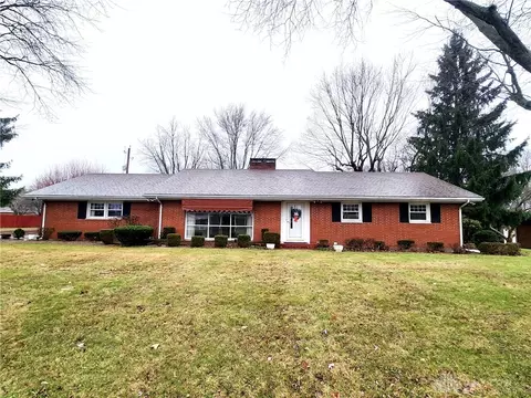 1306 Maplewood Dr, Piqua, OH 45356