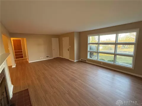 208 E Bryant Ave, Franklin, OH 45005 photo 4
