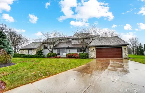 9431 Moss Bank Ct, Dayton, OH 45458