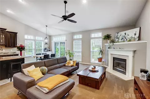 3348 Montpelier Dr, Kettering, OH 45440 photo 5