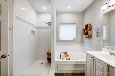 3348 Montpelier Dr, Kettering, OH 45440 photo 23