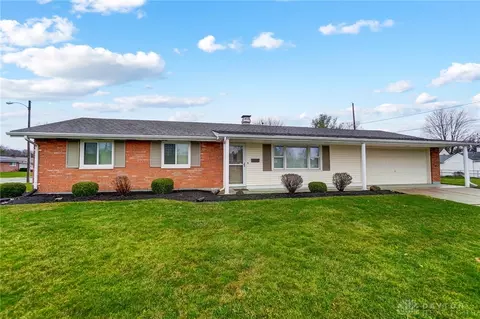 3017 Sherwood Park Dr, Springfield, OH 45505