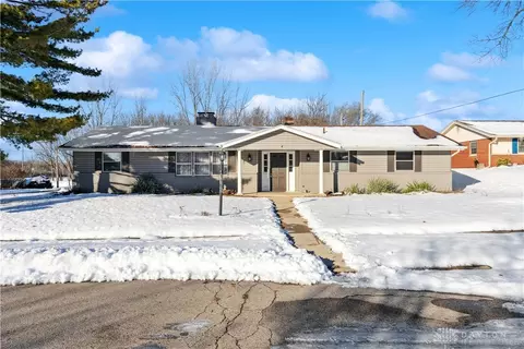 1165 Mint Springs Dr, Fairborn, OH 45324