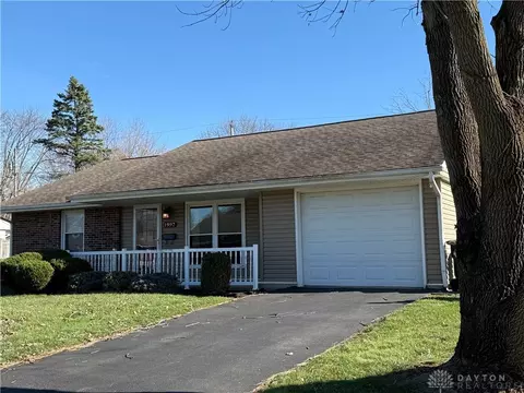 1997 Atkinson Dr, Xenia, OH 45385