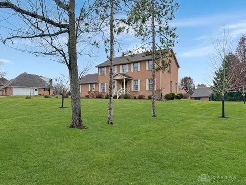 186 Pine Tree Dr, Urbana, OH 43078