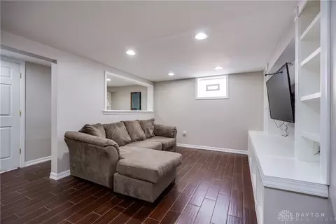 Living - 3139 Oakmont Ave, Kettering, OH 45429 photo 7 of 8