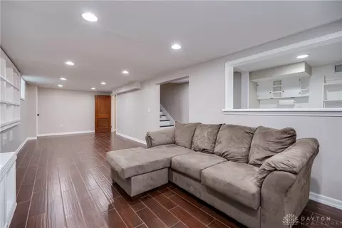 Living - 3139 Oakmont Ave, Kettering, OH 45429 photo 4 of 8