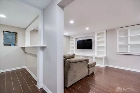 Living - 3139 Oakmont Ave, Kettering, OH 45429 photo 5 of 8