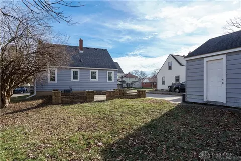 Exterior - 3139 Oakmont Ave, Kettering, OH 45429 photo 4 of 12