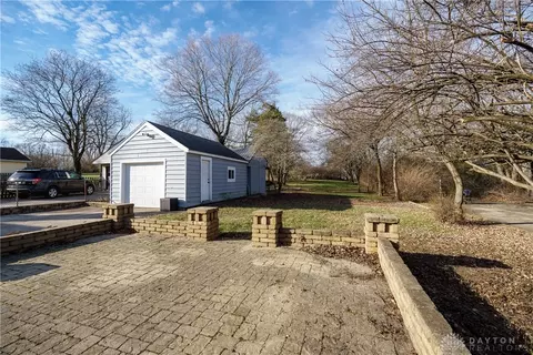 Exterior - 3139 Oakmont Ave, Kettering, OH 45429 photo 6 of 12