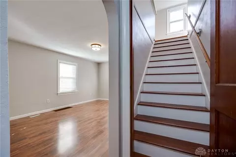 Entry Way - 3139 Oakmont Ave, Kettering, OH 45429 photo 2 of 4