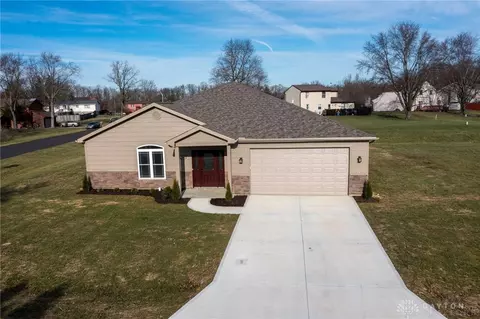7793 Downey Ln, Dayton, OH 45426