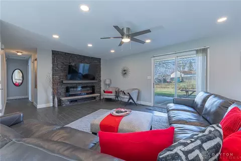 179 Mimosa Dr, Centerville, OH 45459 photo 5