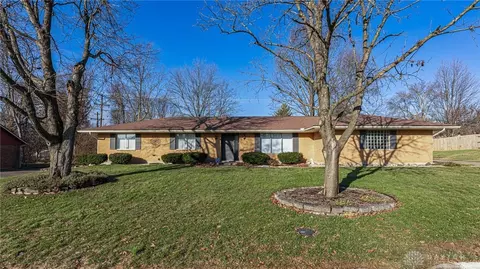 179 Mimosa Dr, Centerville, OH 45459