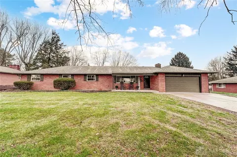 2126 Bonniedale Dr, Bellbrook, OH 45305