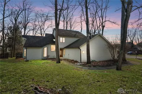 5018 Alpine Rose Ct, Dayton, OH 45458