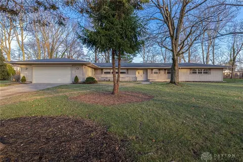 5602 Hugh Dr, Washington Township, OH 45459