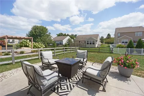 Exterior - 630 Haybrooke Dr, Maineville, OH 45039 photo 3 of 7