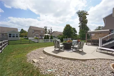 Exterior - 630 Haybrooke Dr, Maineville, OH 45039 photo 4 of 7
