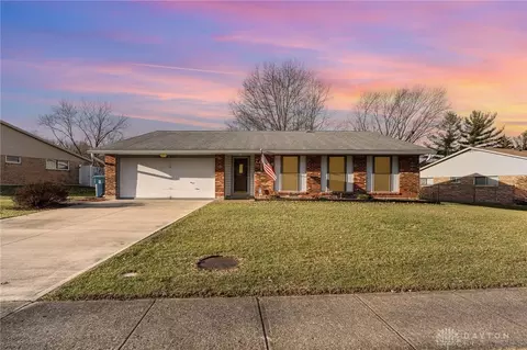 7037 Sandalview Dr, Dayton, OH 45424