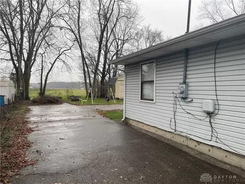 Exterior - 1007 Thirkield Ave, Franklin, OH 45005 photo 5 of 6