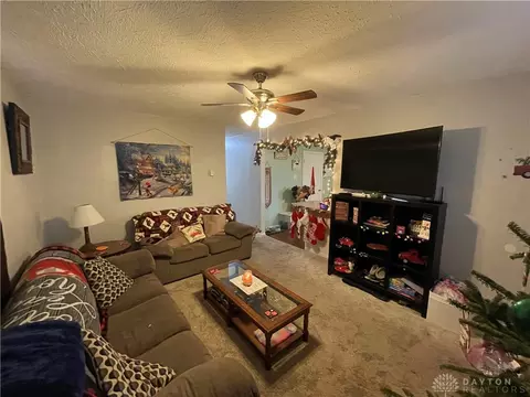 Living - 1007 Thirkield Ave, Franklin, OH 45005 photo 2 of 3
