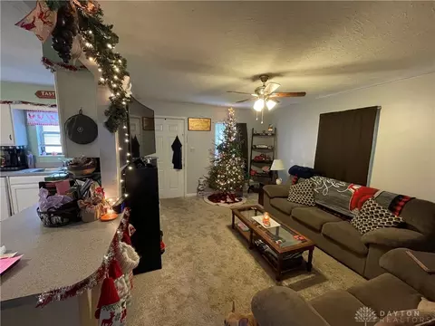 Living - 1007 Thirkield Ave, Franklin, OH 45005 photo 1 of 3