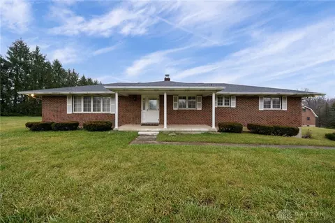 8841 Adams Rd, Dayton, OH 45424