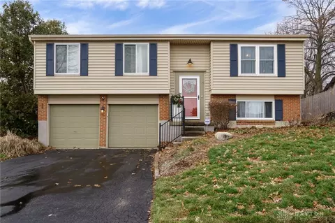 2384 Cross Village Dr, Miamisburg, OH 45342