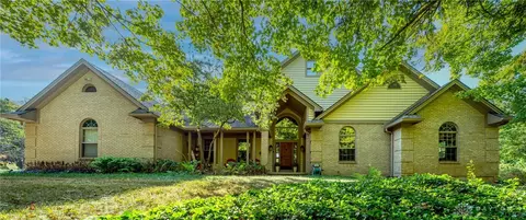 1991 Winding Brook Way, Xenia, OH 45385