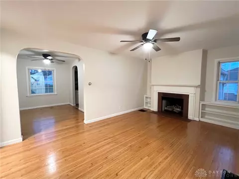 Living - 2915 E High St, Springfield, OH 45505 photo 1 of 2