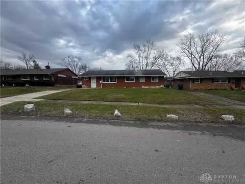 2448 Archwood Dr, Dayton, OH 45406
