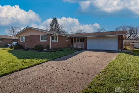 1820 Tahoe Dr, Xenia, OH 45385