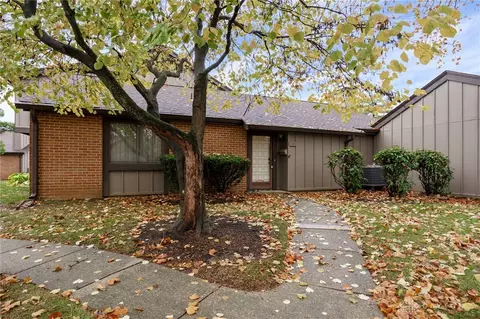 6099 Single Tree Ln, Centerville, OH 45459
