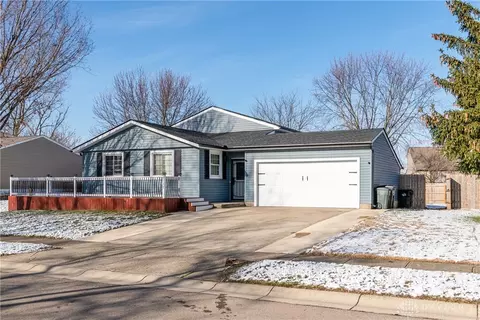 2117 Parkwyn Dr, Miamisburg, OH 45342