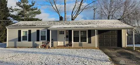40 Bronwood St, New Lebanon, OH 45345