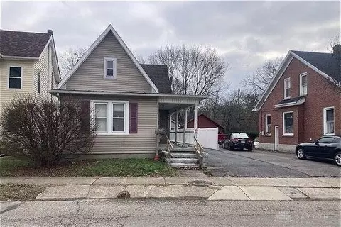 912 S Main St, Franklin, OH 45005