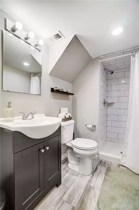 6907 Buckingham Pl, Cincinnati, OH 45227 photo 37
