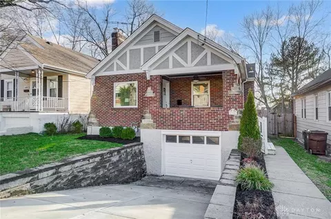 6907 Buckingham Pl, Cincinnati, OH 45227