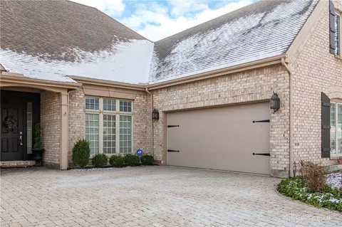 345 Rue Marseille, Kettering, OH 45429 photo 4
