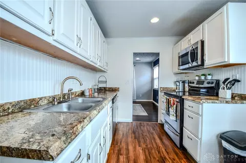 2835 Kerwood Dr, Dayton, OH 45420 photo 7