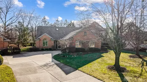 2570 Vienna Estates Dr, Dayton, OH 45459