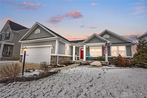 2747 Blueflag St, Tipp City, OH 45371