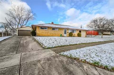 5709 Benedict Rd, Huber Heights, OH 45424