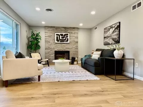 Living - 3643 Old Mill Rd, Springfield, OH 45502 photo 2 of 6