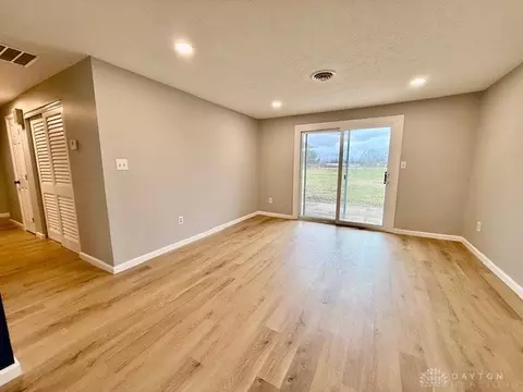 Living - 3643 Old Mill Rd, Springfield, OH 45502 photo 5 of 6