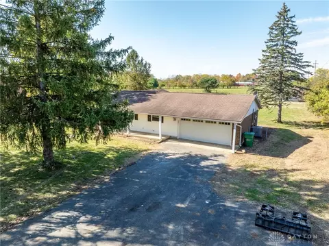 Exterior - 3643 Old Mill Rd, Springfield, OH 45502 photo 3 of 10