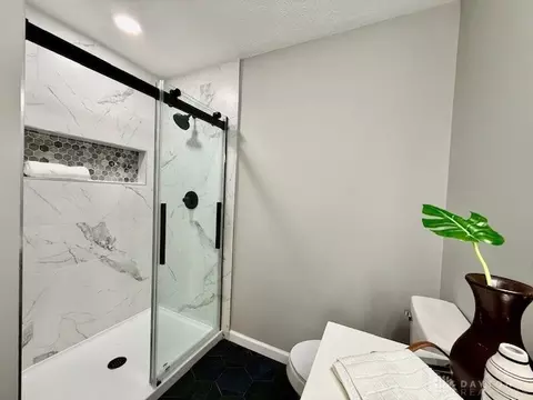 Bath - 3643 Old Mill Rd, Springfield, OH 45502 photo 1 of 6
