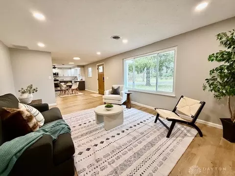 Living - 3643 Old Mill Rd, Springfield, OH 45502 photo 3 of 6